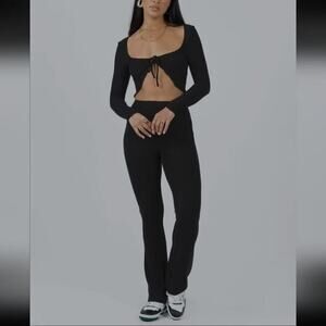 Princess Polly Iris set. Black. Matching Set. Good Stretch. Size 6. New